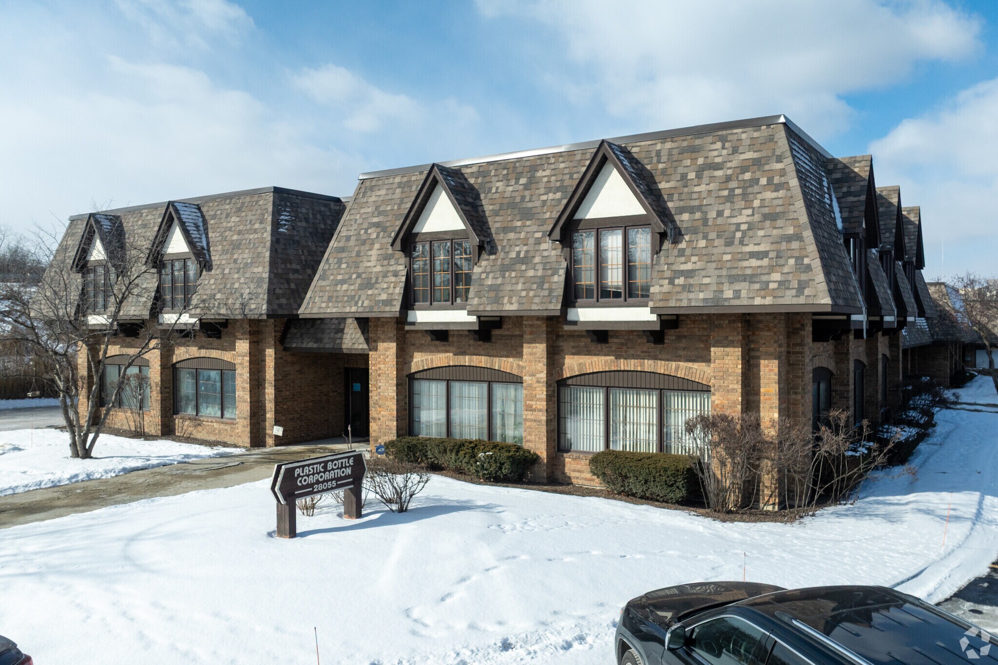 28045 N Ashley Cir, Libertyville, IL for Sale