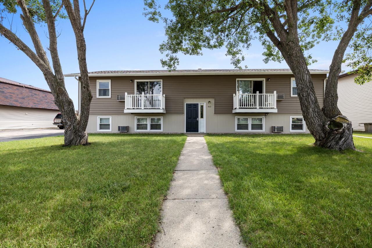 612 18th Ave SE, Minot, ND for Sale