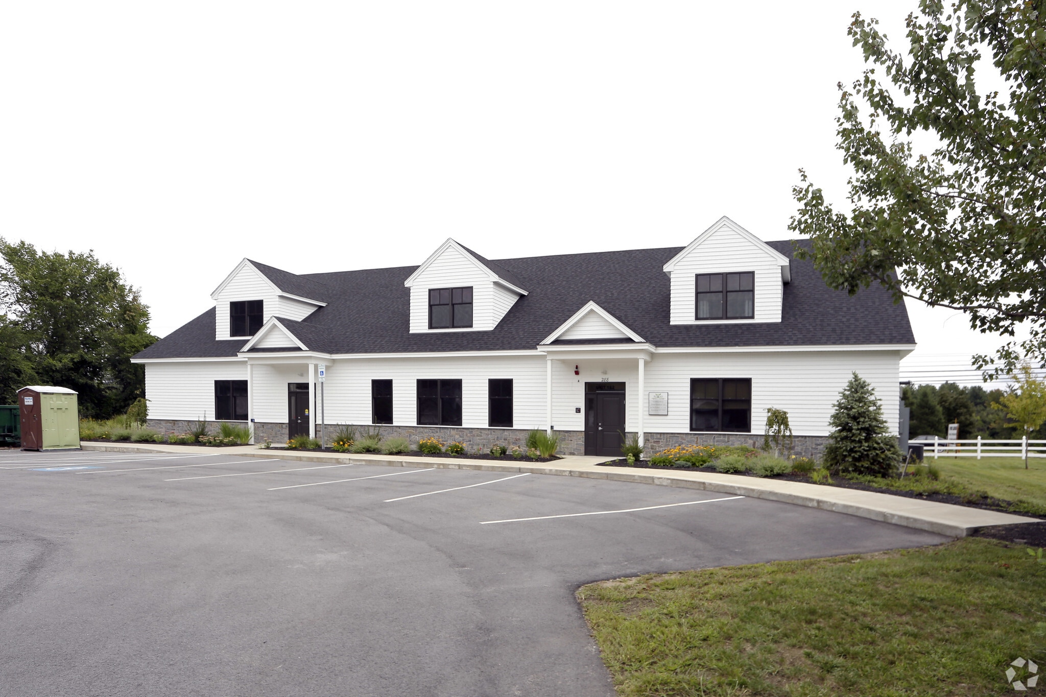 288 S River Rd, Bedford, NH for Rent