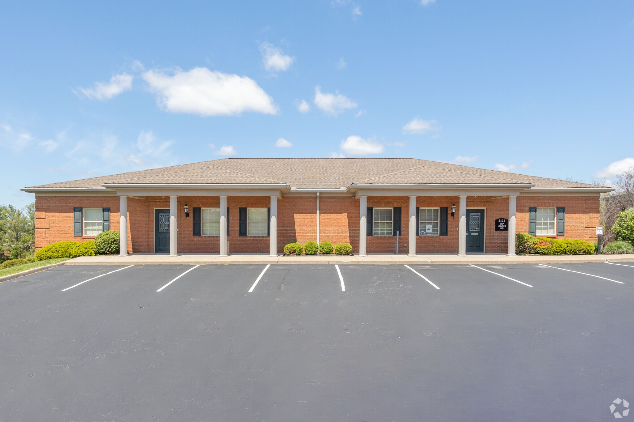 2121-2141 Chamber Center Dr, Fort Mitchell, KY for Rent