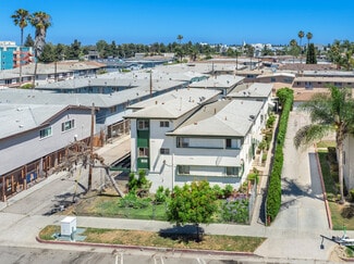 Los Angeles, CA Apartments - 3950 Hillcrest Dr