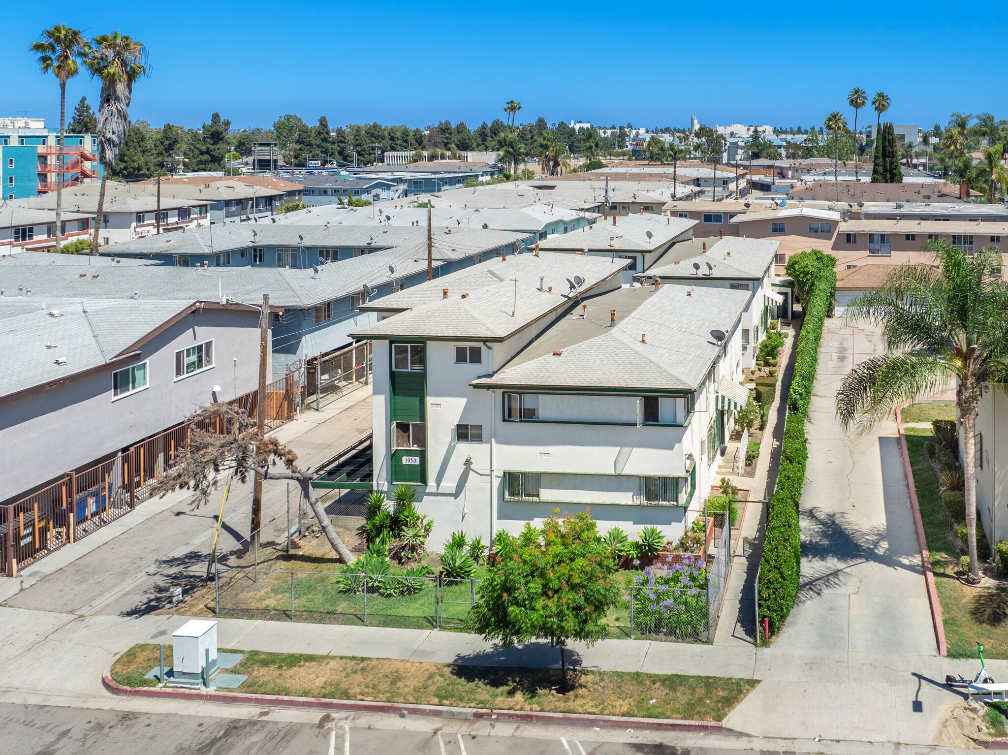 3950 Hillcrest Dr, Los Angeles, CA for Sale