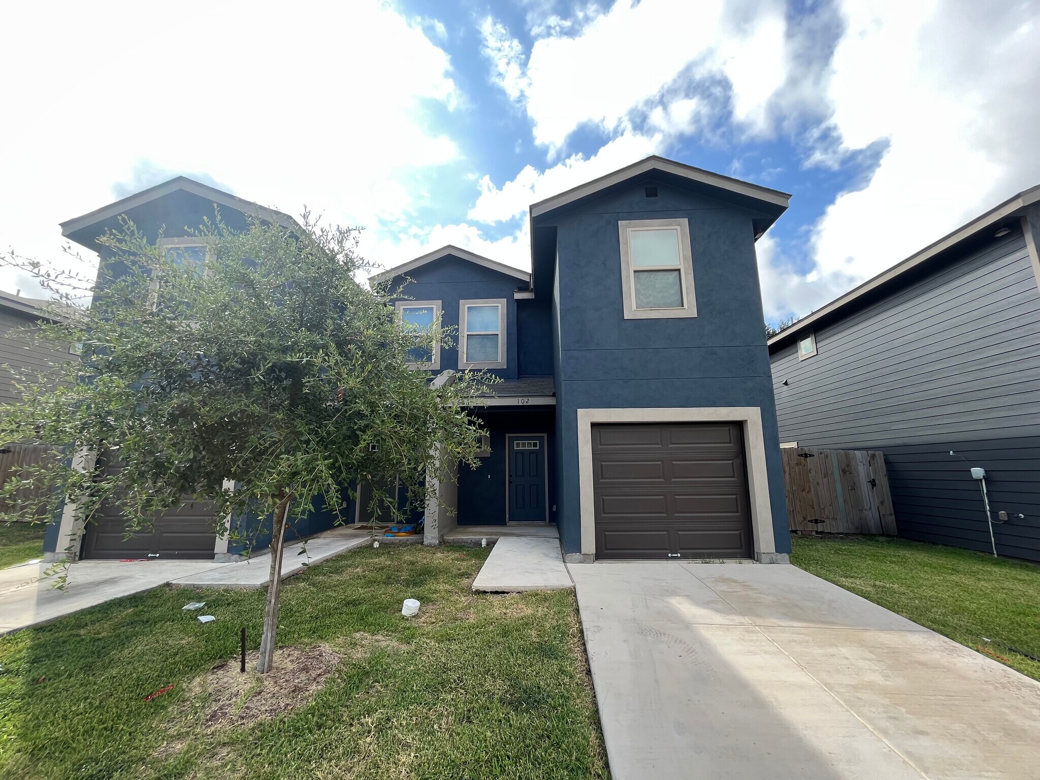 6866 Lakeview Dr, San Antonio, TX for Sale