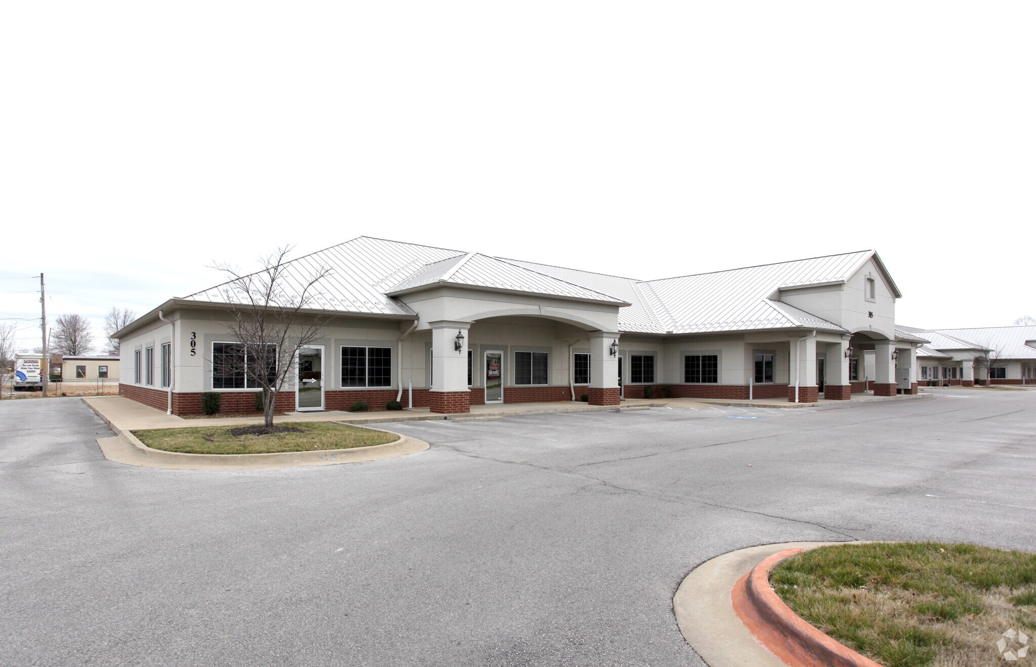 305 SW 18th St Bentonville, AR 72712 Office Property for Lease on