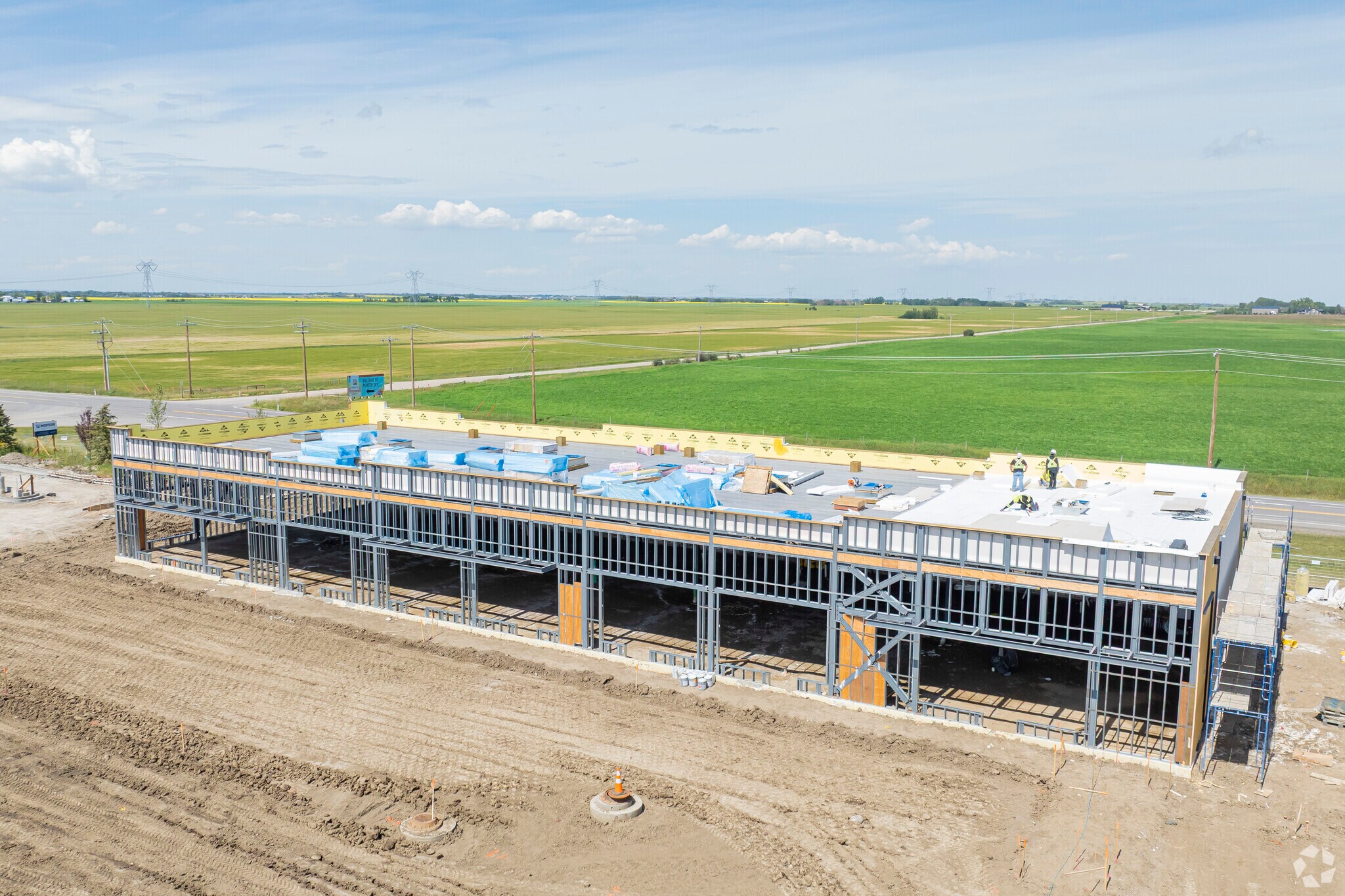 272257 Glenmore Trl SE, Rocky View No 44, AB for Rent