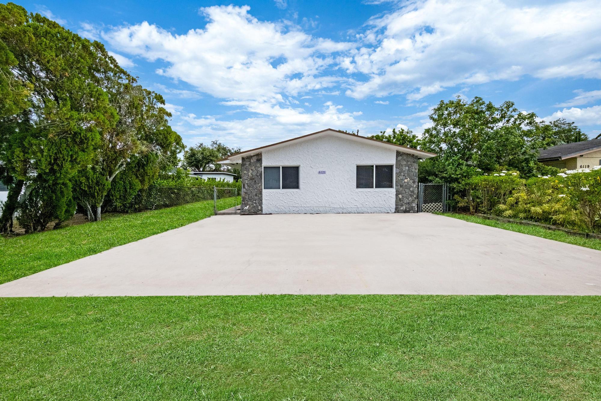 6121 SW 40th Ct, Miramar, FL for Sale