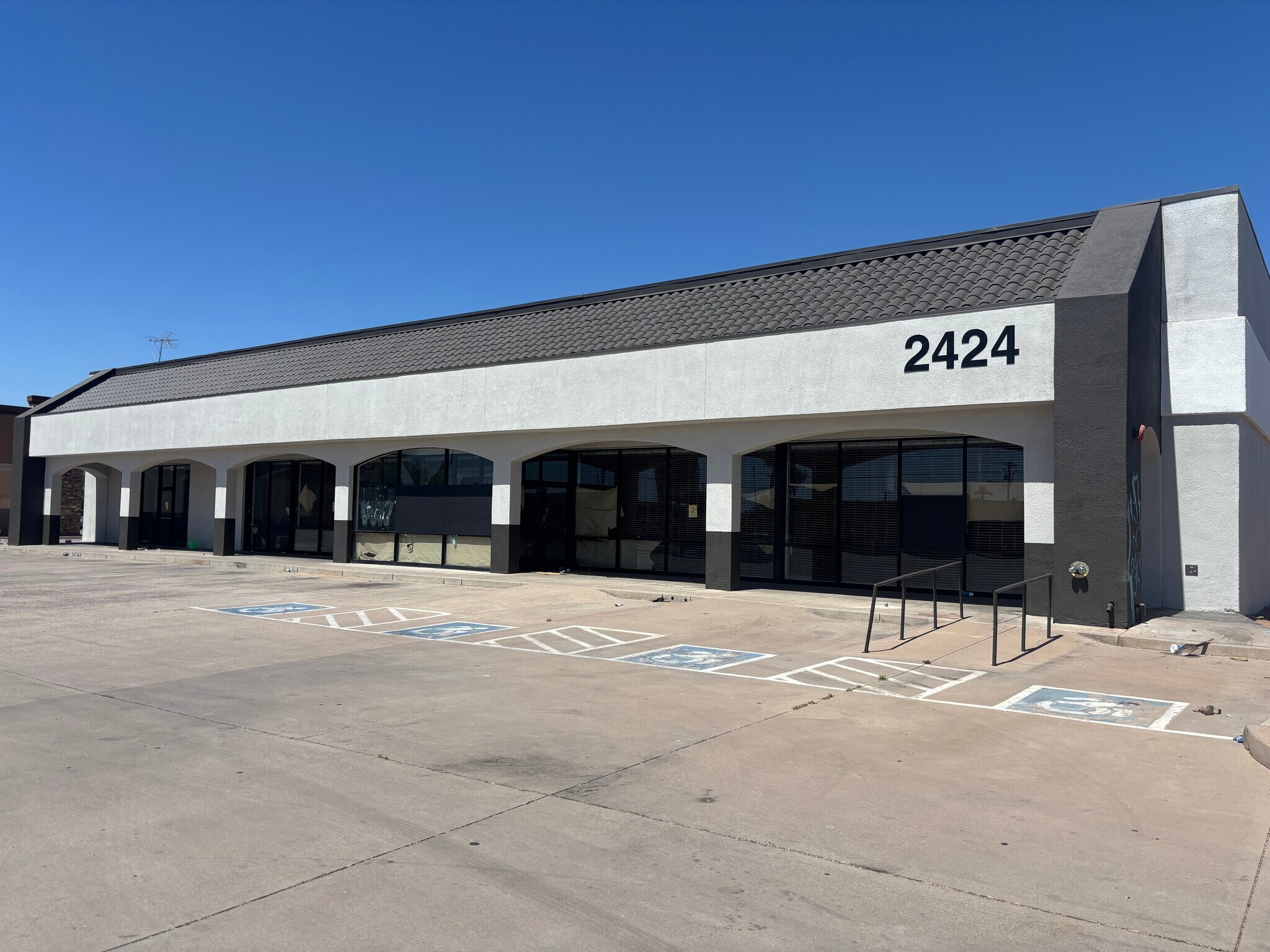 2424 E McDowell Rd, Phoenix, AZ for Rent