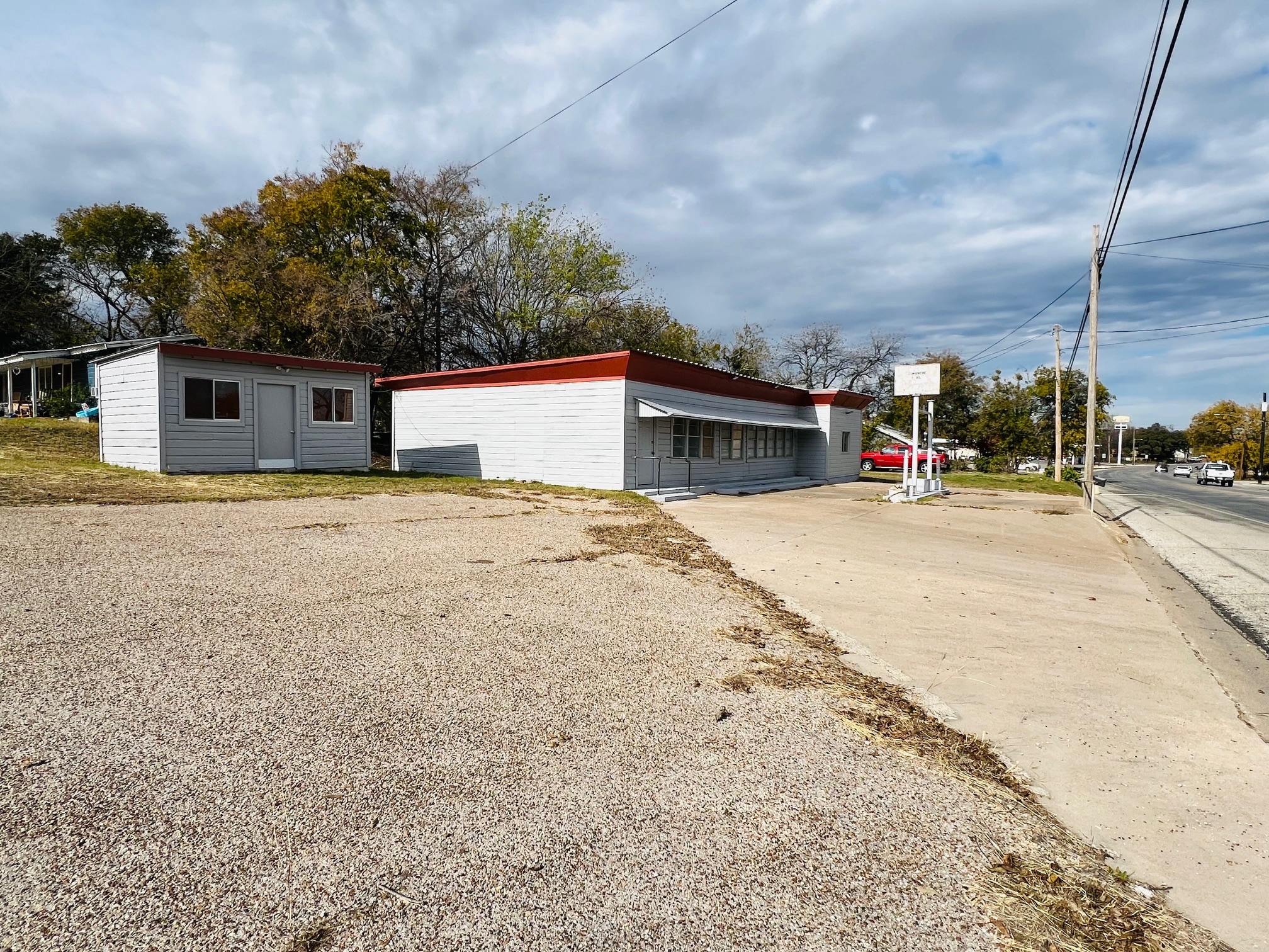 703 N Austin St, Comanche, TX for Sale