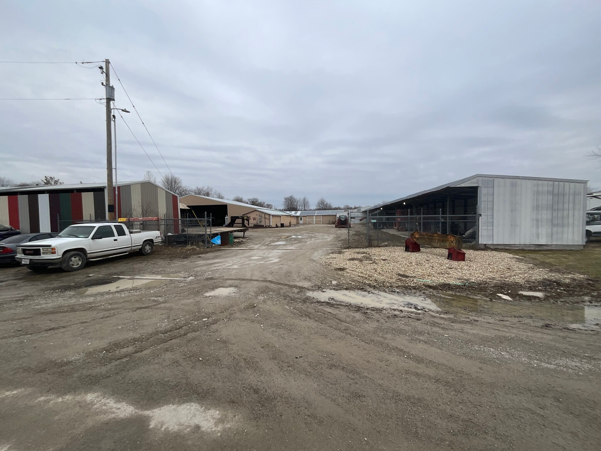 705 Thomas St, Iuka, IL for Sale