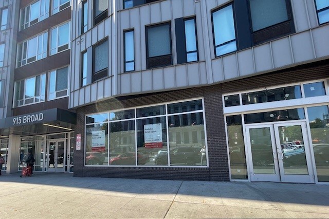 915 Broad St, Newark, NJ for Rent