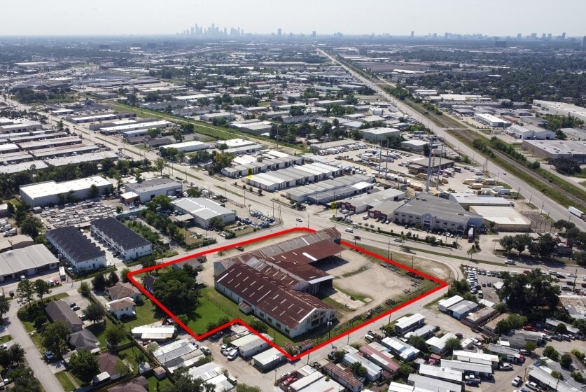 6322 W 34th St, Houston, TX for Sale