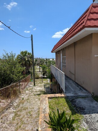 Fort Pierce, FL Office/Medical - 812 N 7th St Fort Pierce, FL Office/Medical - 812 N 7th St