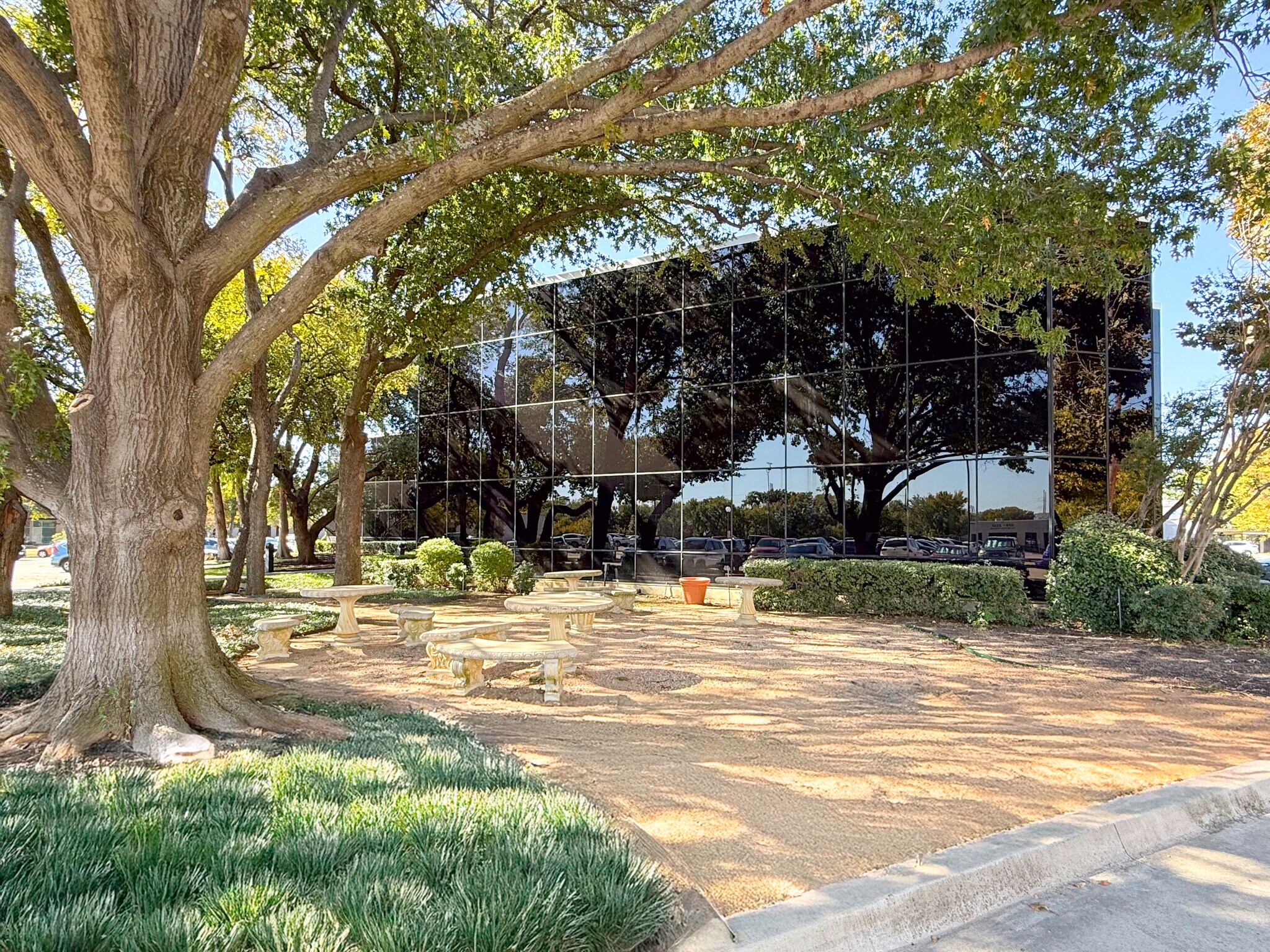 1345 River Bend Dr, Dallas, TX for Rent