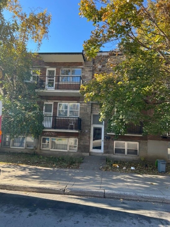 3605 Rue Hochelaga, Montréal, QC for Sale