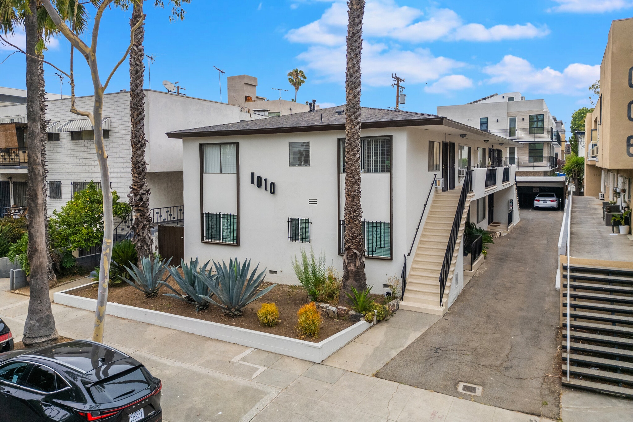 1010 N Orange Grove Ave, West Hollywood, CA for Sale