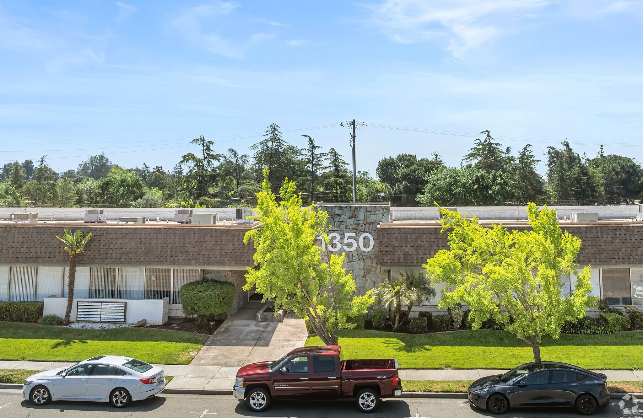 1350 W Robinhood Dr, Stockton, CA for Rent
