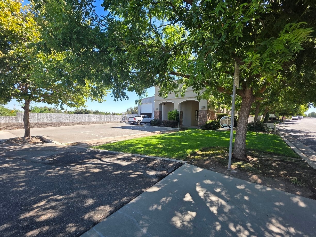 500 Delano Dr, Oakdale, CA for Rent