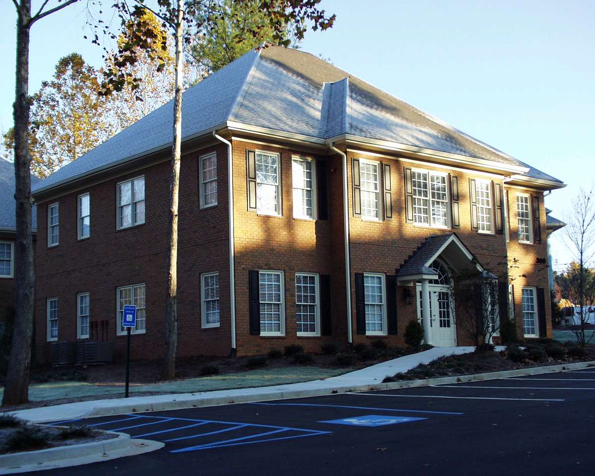 295 W Crossville Rd, Roswell, GA for Rent