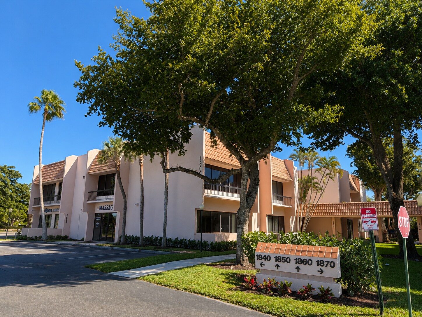1860 Forest Hill Blvd, West Palm Beach, FL for Rent