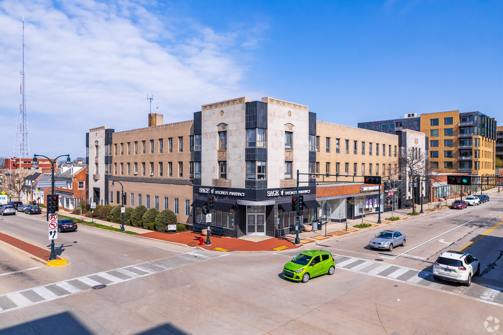 4001-4015 N Oakland Ave, Shorewood, WI for Rent