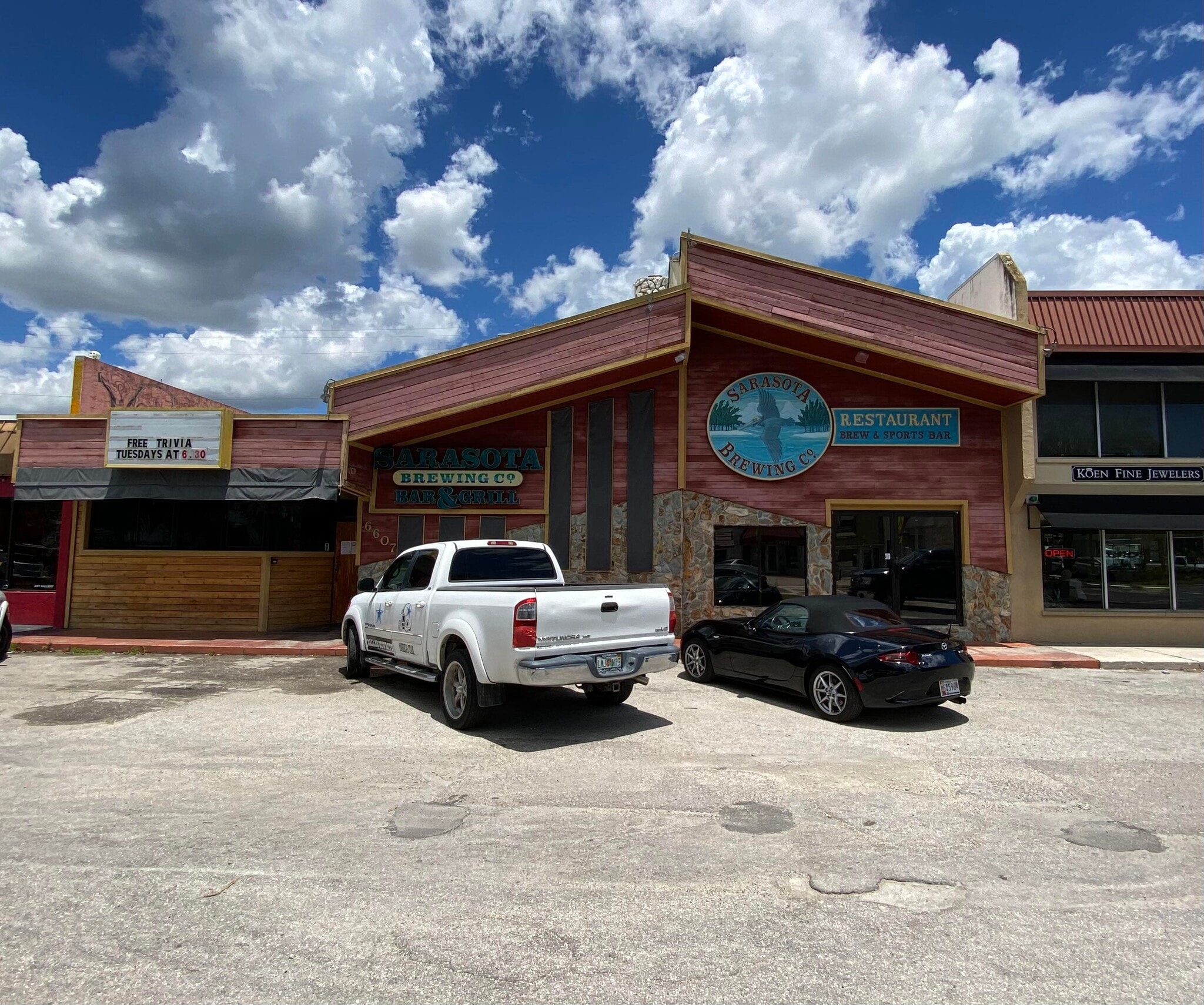 6607 Gateway Ave, Sarasota, FL for Sale