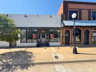 Elk City, OK Storefront Retail/Office - 216 W Broadway Ave