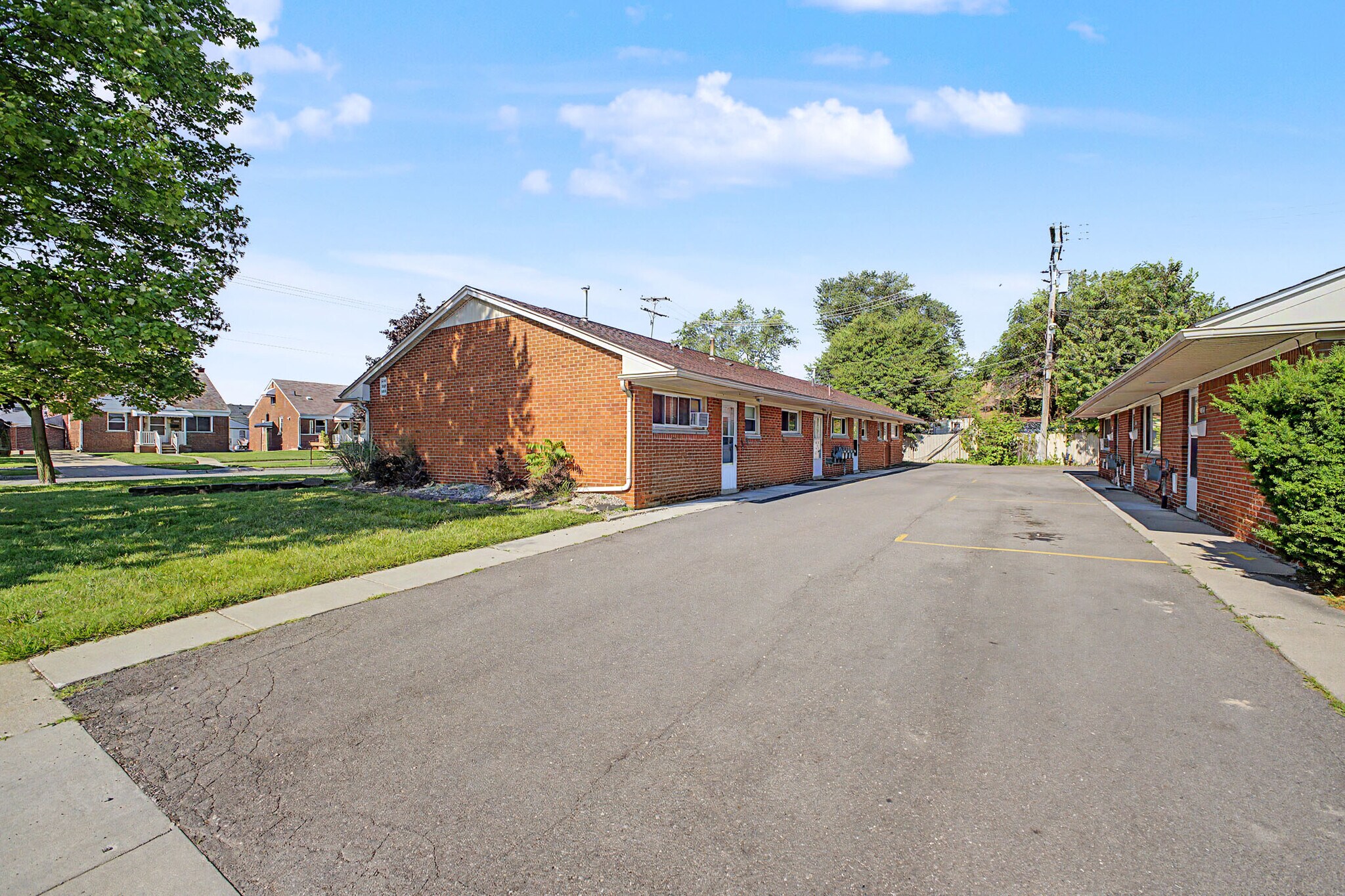 4222 Drouillard St, Lincoln Park, MI for Sale