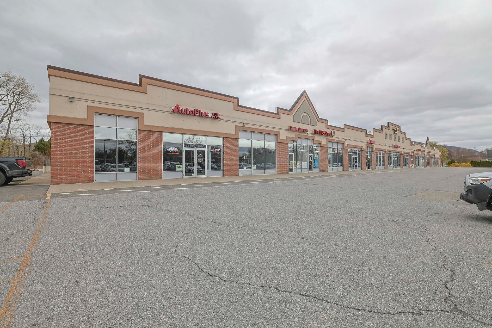 982-986 Main St, Fishkill, NY for Rent