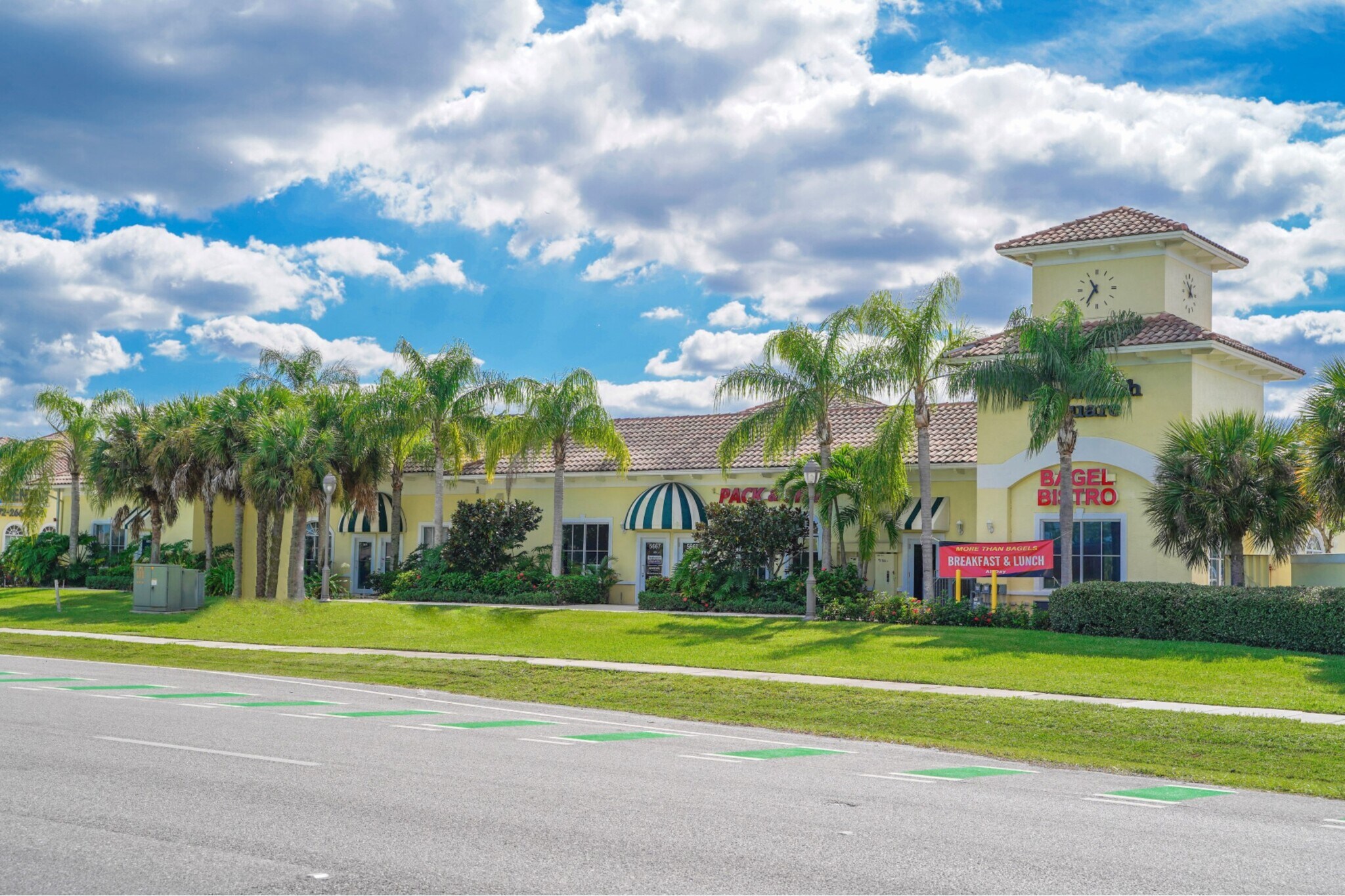 5683-5693 SE Crooked Oak Ave, Hobe Sound, FL for Rent