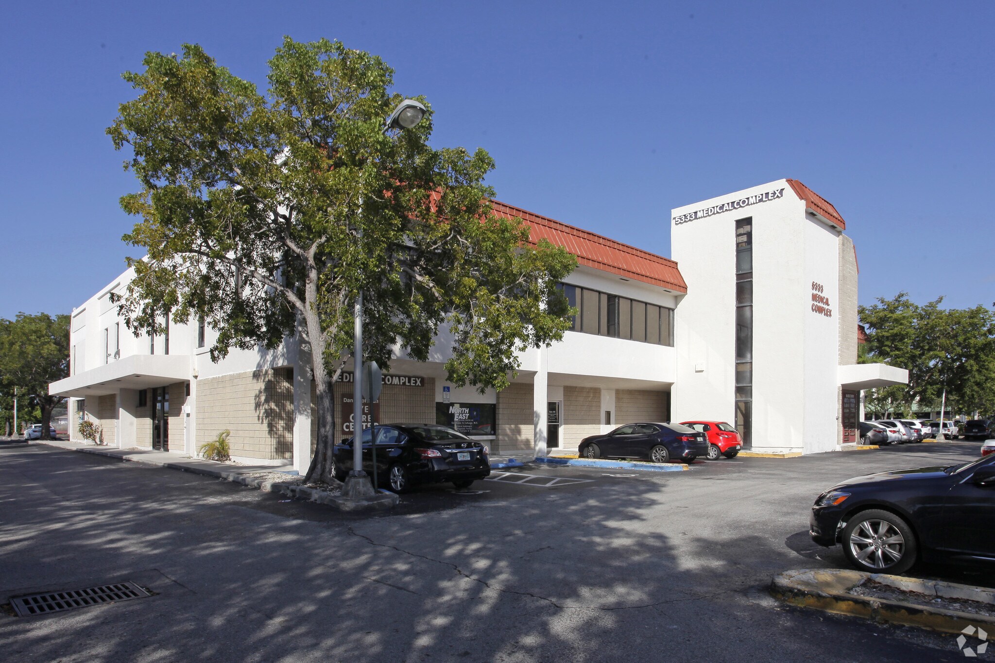 5333 N Dixie Hwy, Oakland Park, FL for Rent
