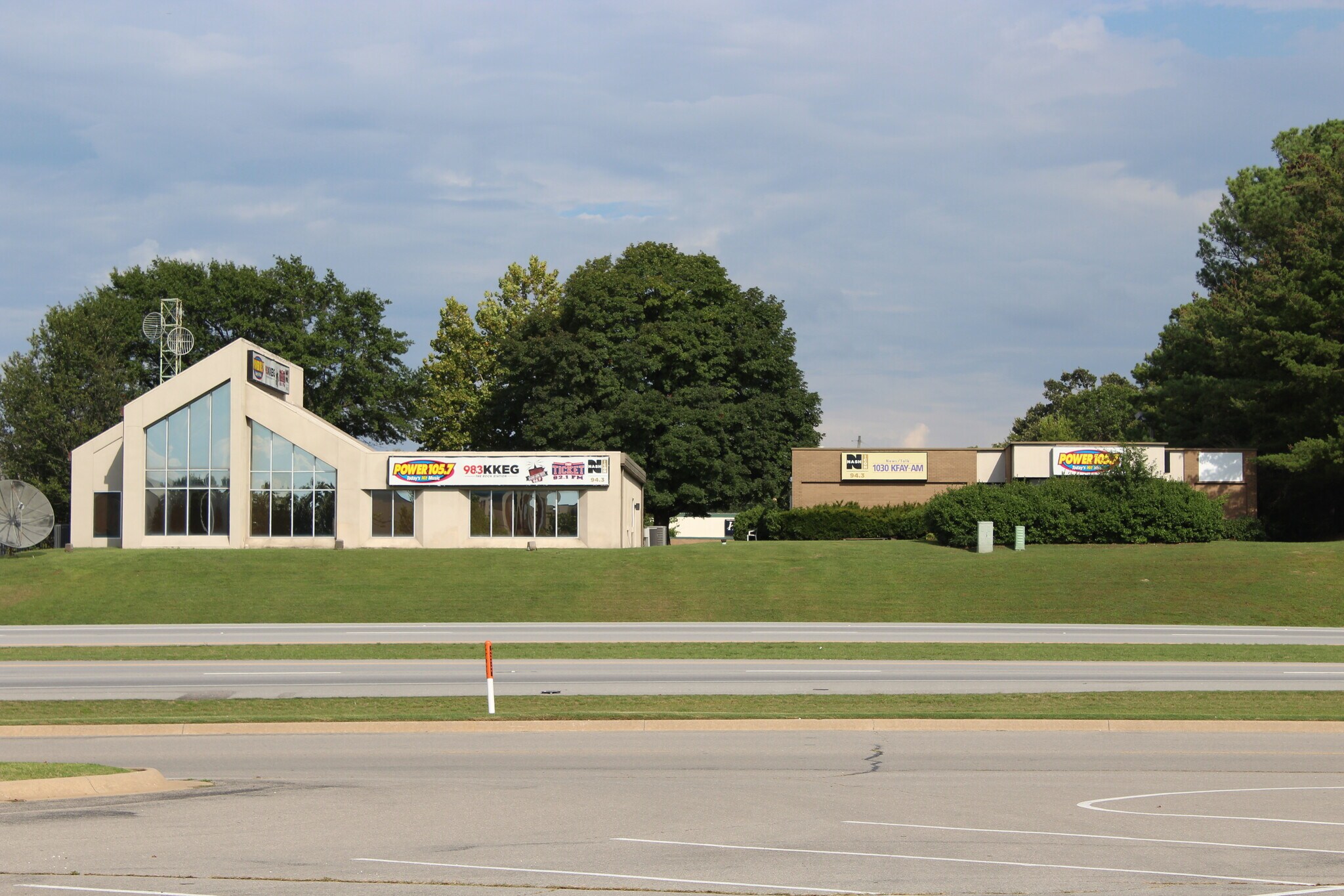 4209 Frontage Rd, Fayetteville, AR for Rent