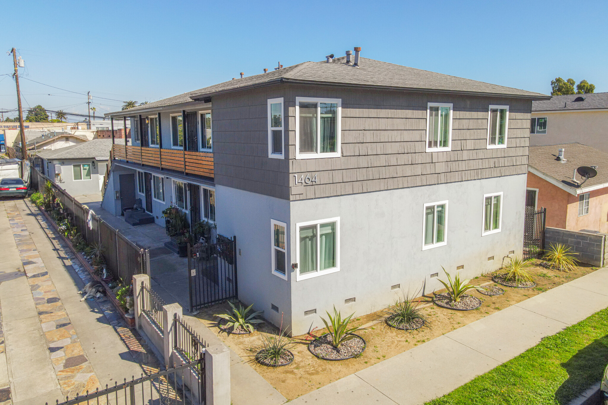 1464 Gardenia Ave, Long Beach, CA for Sale