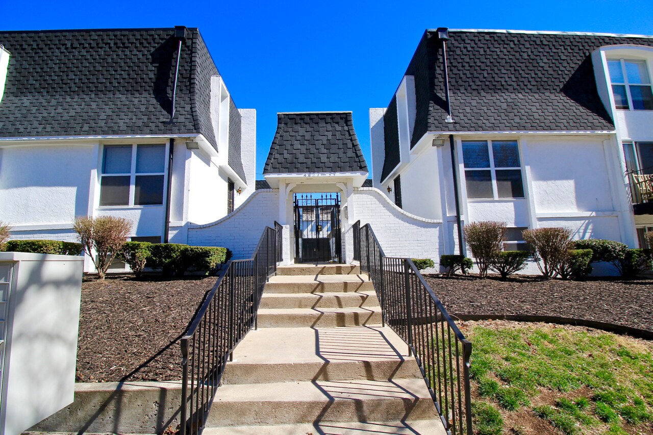 4427-4433 Holly St, Kansas City, MO for Sale