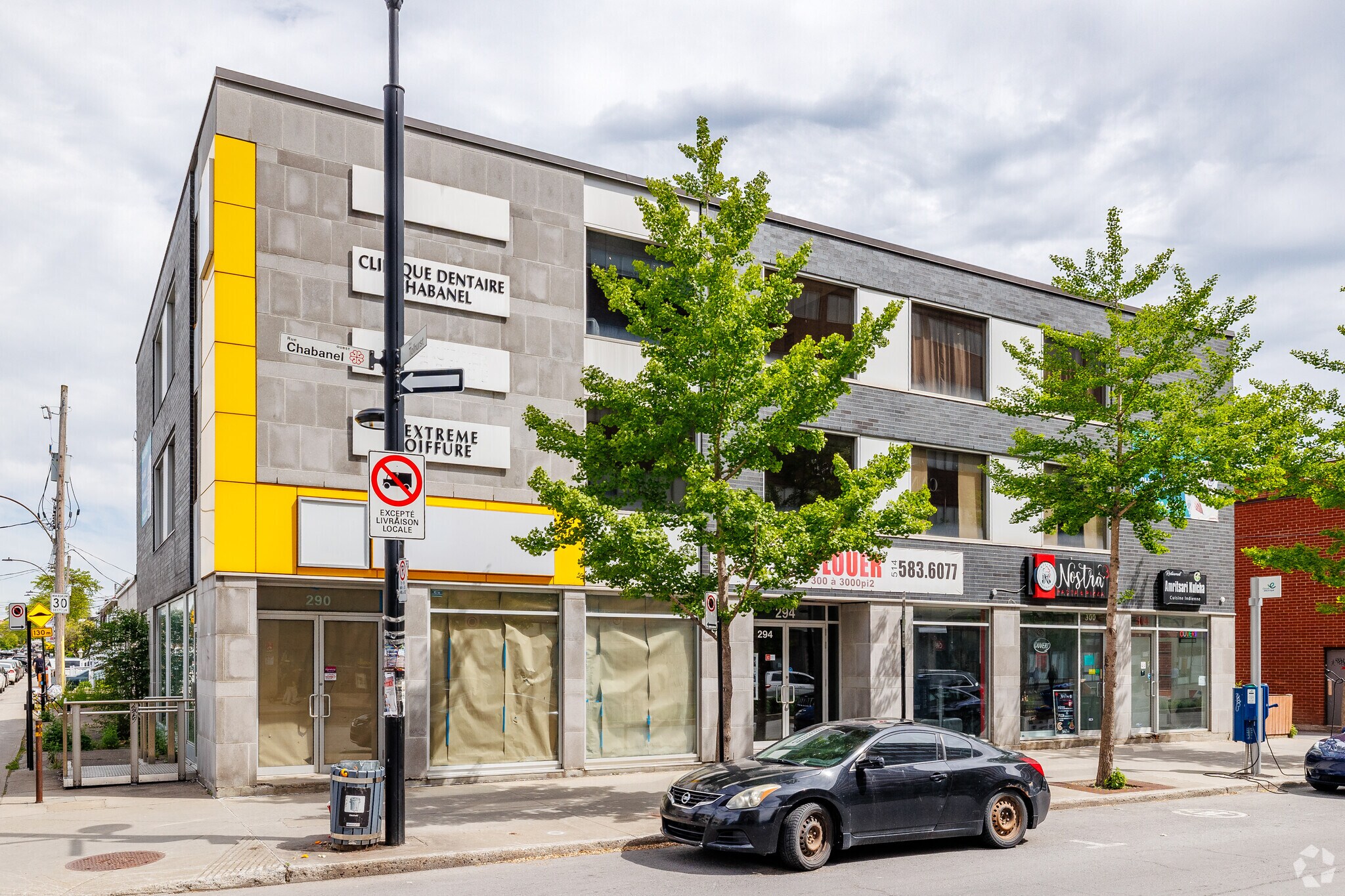 290-304 Rue Chabanel O, Montréal, QC for Rent