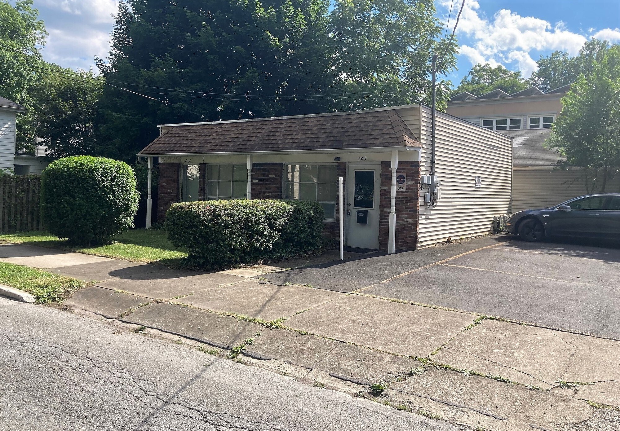 209 N 8th St, Stroudsburg, PA for Rent