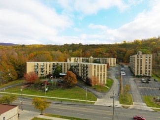 Euclid, OH Apartments - 25450-25454 Euclid Ave