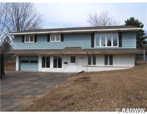 2328 N Hillcrest Pky, Altoona, WI for Sale