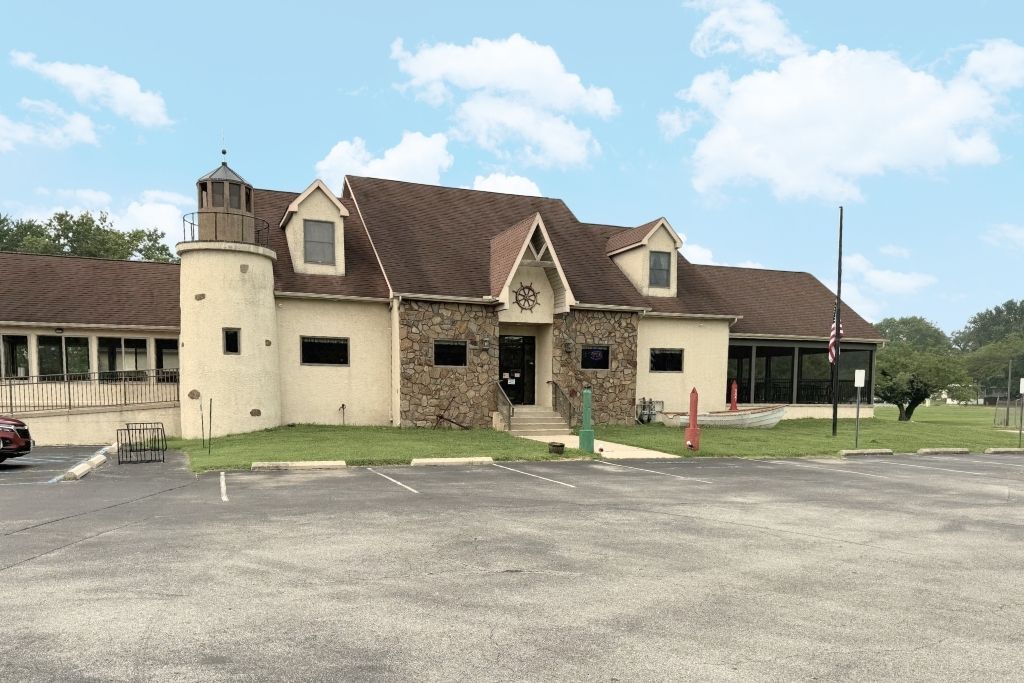 107 5th St, Delaware City, DE for Sale