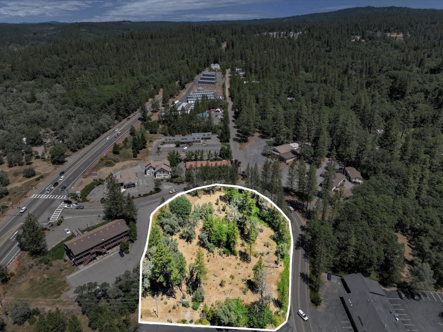 10163 Alta Sierra Dr, Grass Valley, CA for Sale