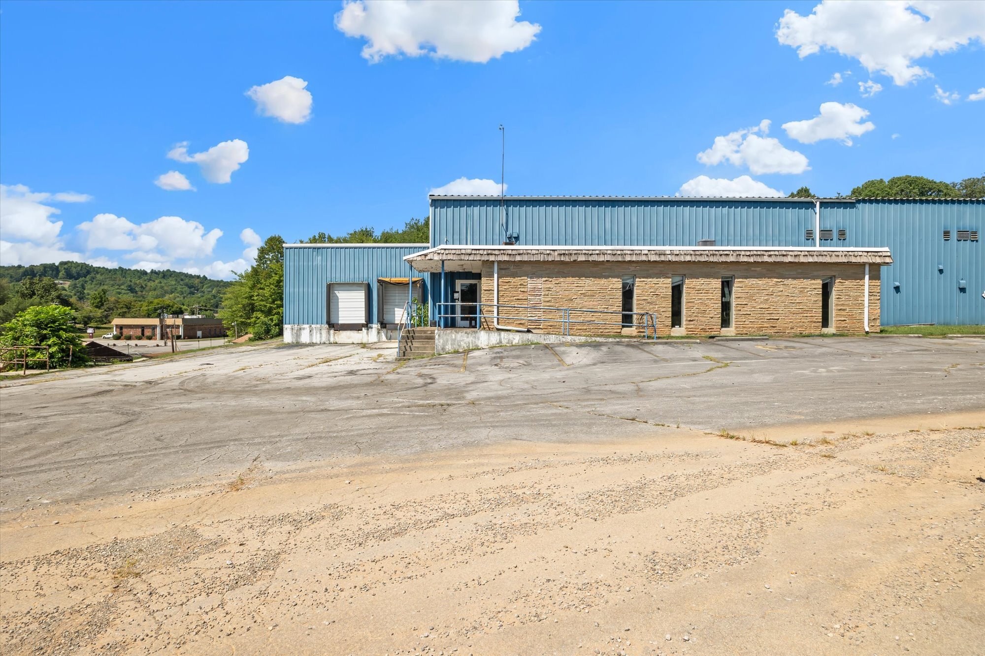 119 N Main St, Byrdstown, TN for Sale