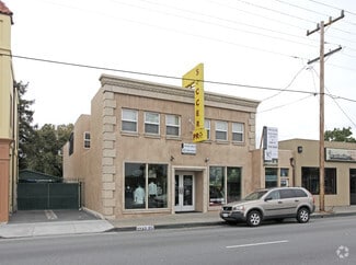 2737 El Camino Real  