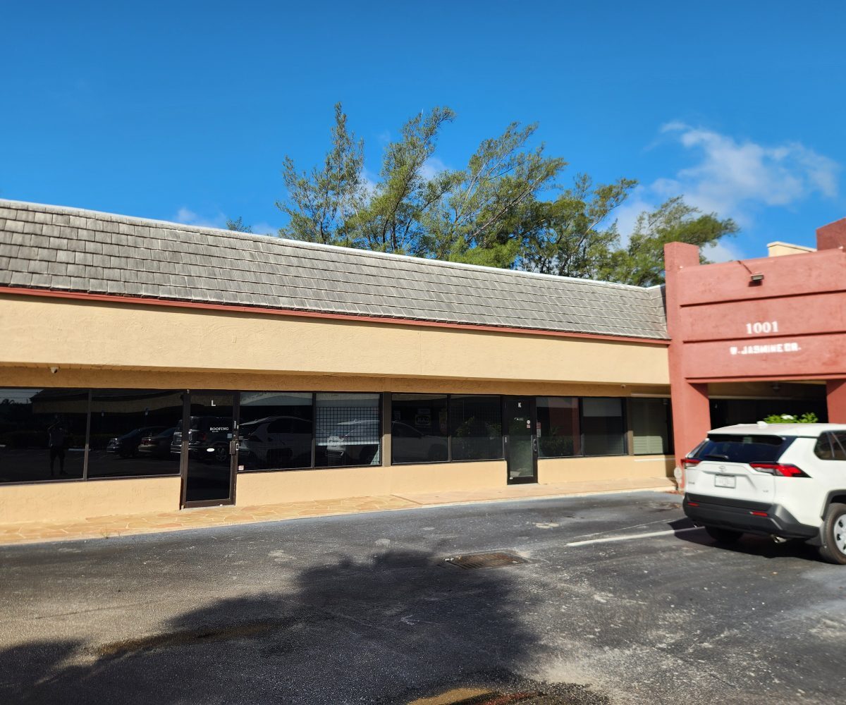 1001 W Jasmine Dr, West Palm Beach, FL for Rent