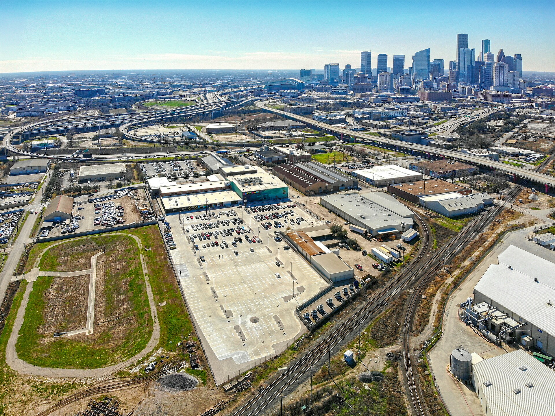 2103 Lyons Ave, Houston, TX for Rent