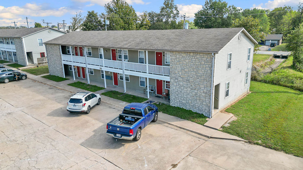 1810 W Twin Springs St, Siloam Springs, AR for Sale