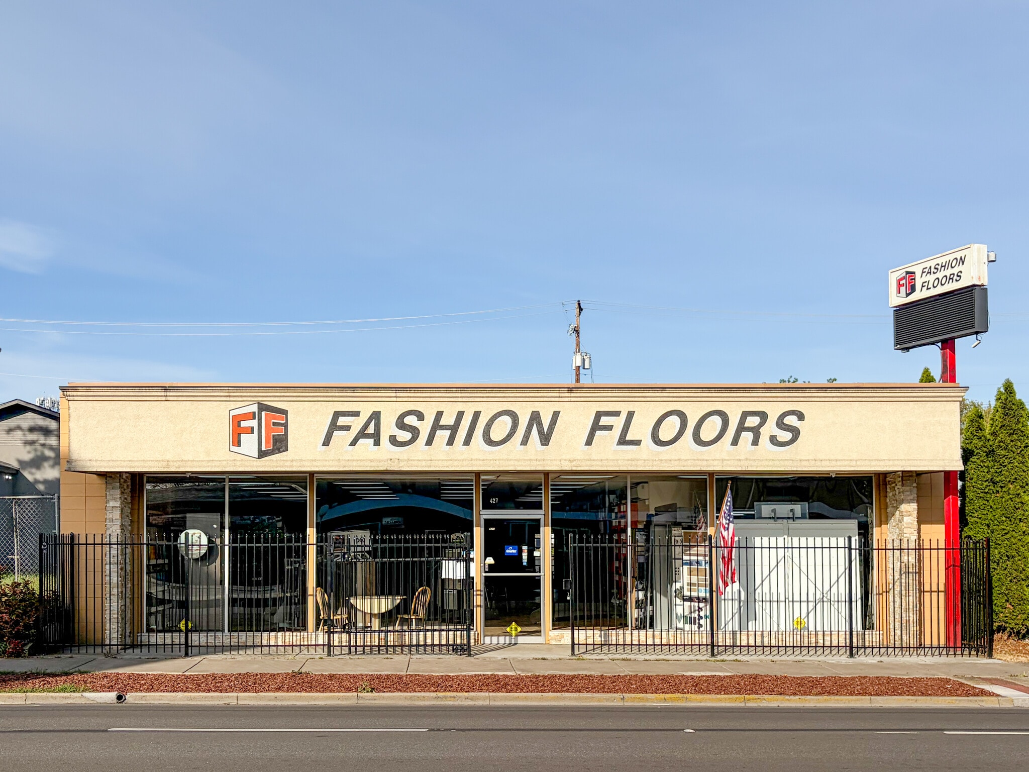 427 N Riverside Ave, Medford, OR for Sale