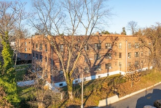 Great Neck, NY Apartments - 15 Canterbury Rd