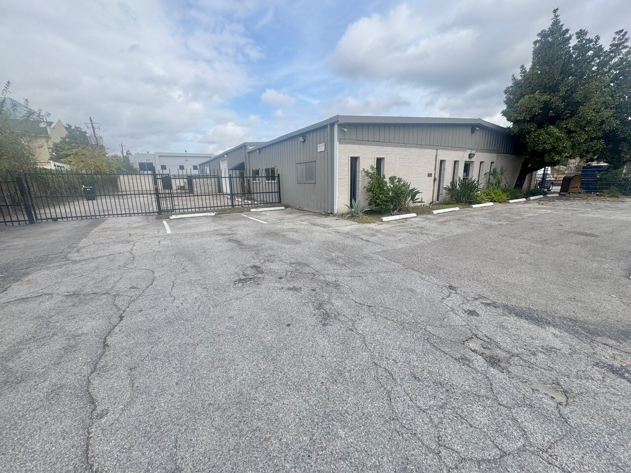 6214 Beverly Hill St, Houston, TX for Rent