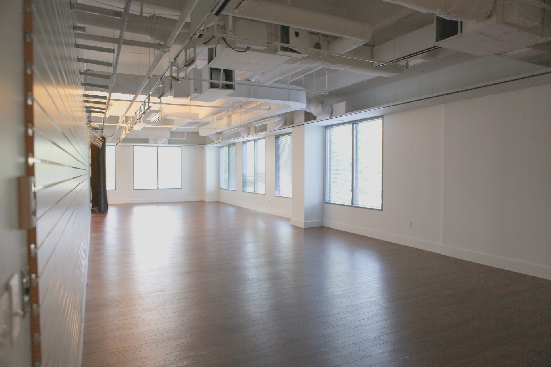 100 Hartsfield Centre Pky Atlanta, GA 30354 Office Property for Sale