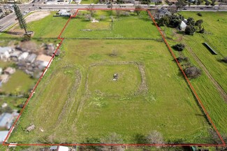 144 158 174 S Peach Ave  