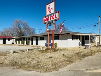 Mooreland, OK Hospitality - 215 SW 6th St